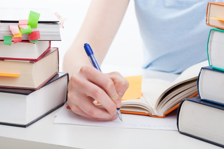 Estudantes apoiados na publicação científica