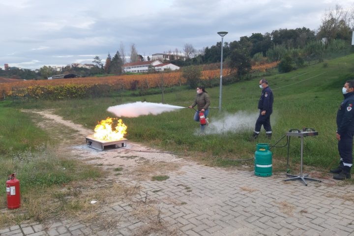 Estudantes das Residências aprendem como atuar em caso de incêndio