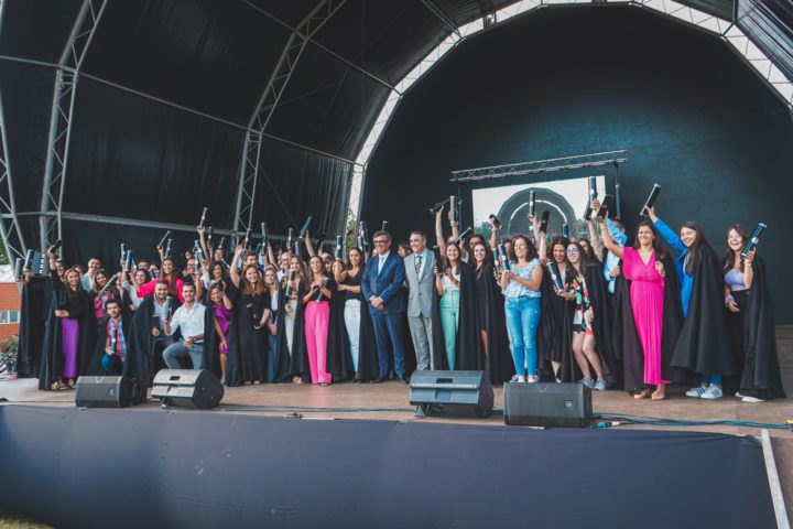 Diplomados recebem Cartas de Curso em dia de festa