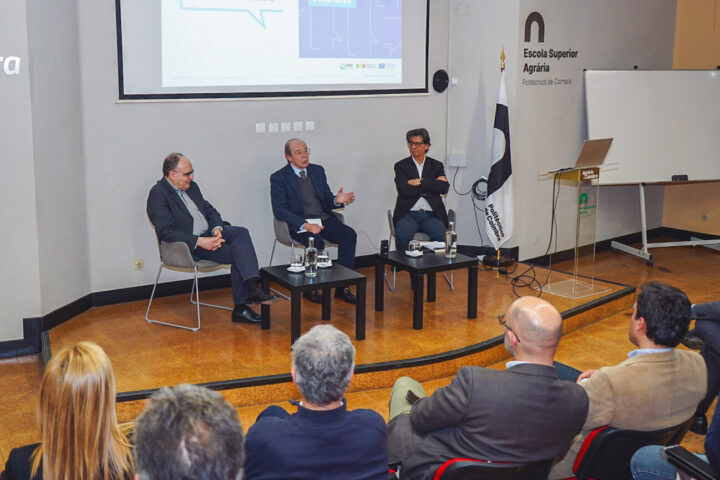 Tertúlia sobre Cidadania, Democracia e Imprensa com Carlos Encarnação e Joaquim Vieira