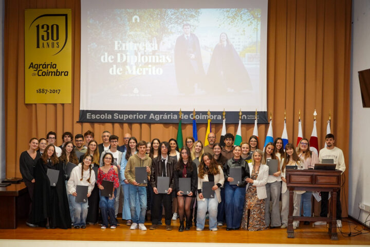 Distinguidos 53 estudantes de excelência com Bolsas de Mérito