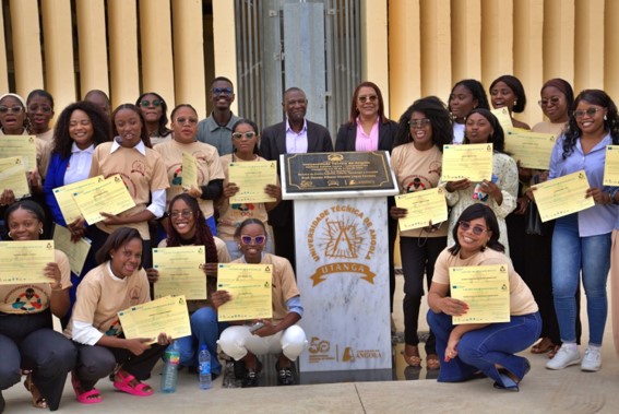 Entrega de certificados em Cabo Verde